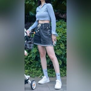 Women stretch black jeans shorts 28W